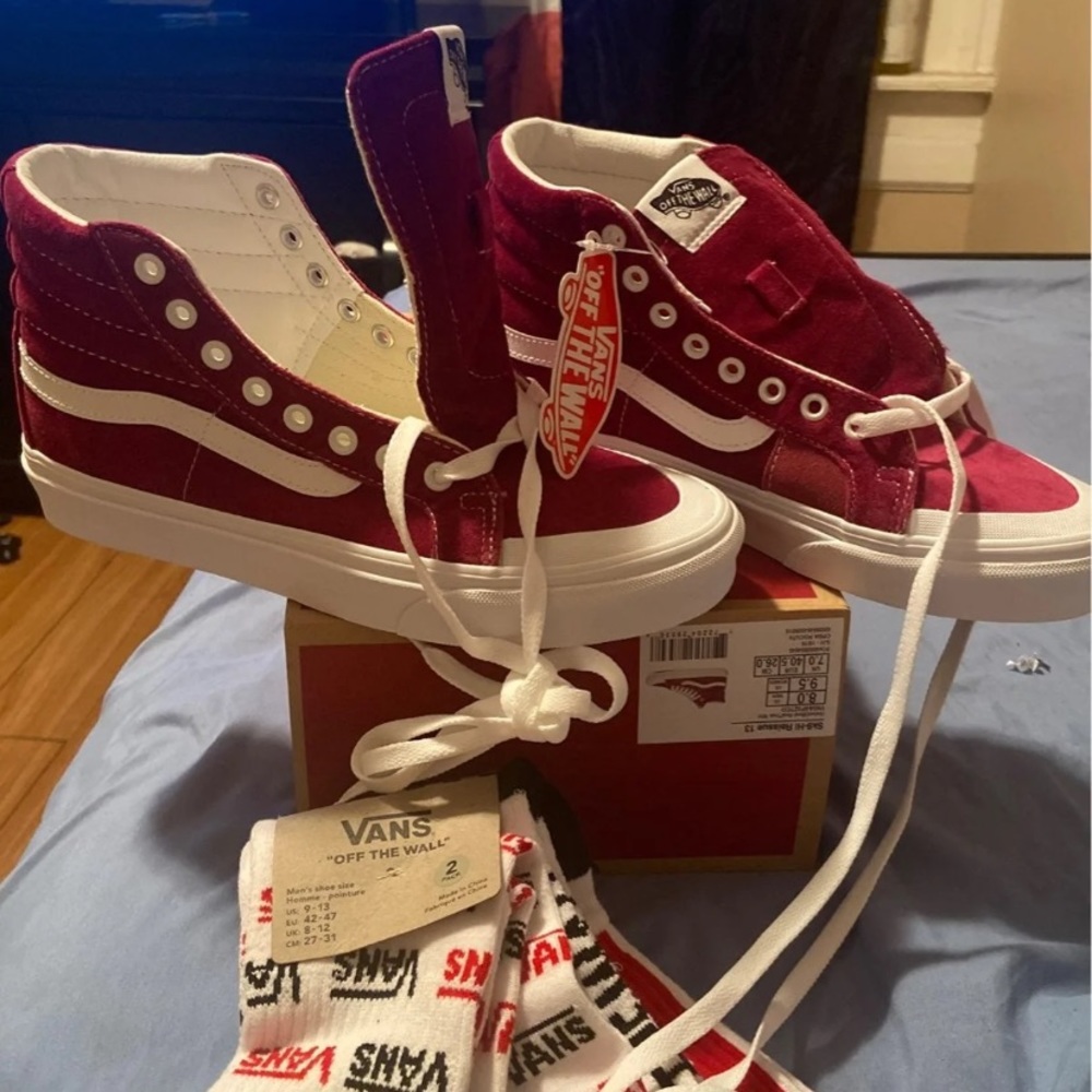 Vans - Picture 3 of 4